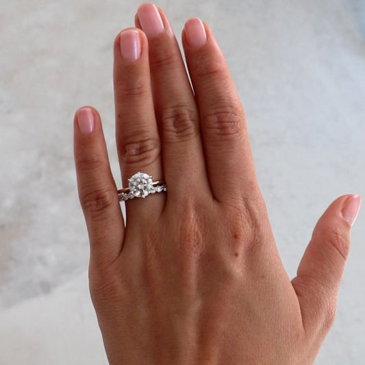 Best Wedding Band Pairings for Round Brilliants!