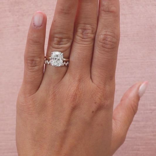 Best Wedding Band Pairings for Elongated Cushion Cut Diamond