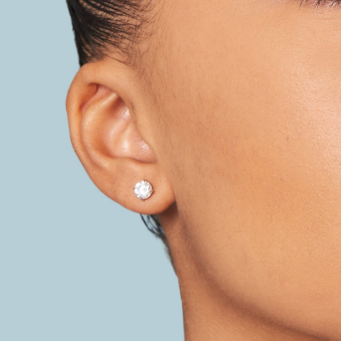 Your Guide To Diamond Studs