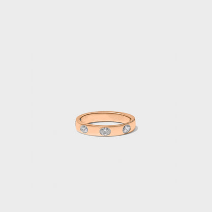 Bold Inlay Oval Diamond Band