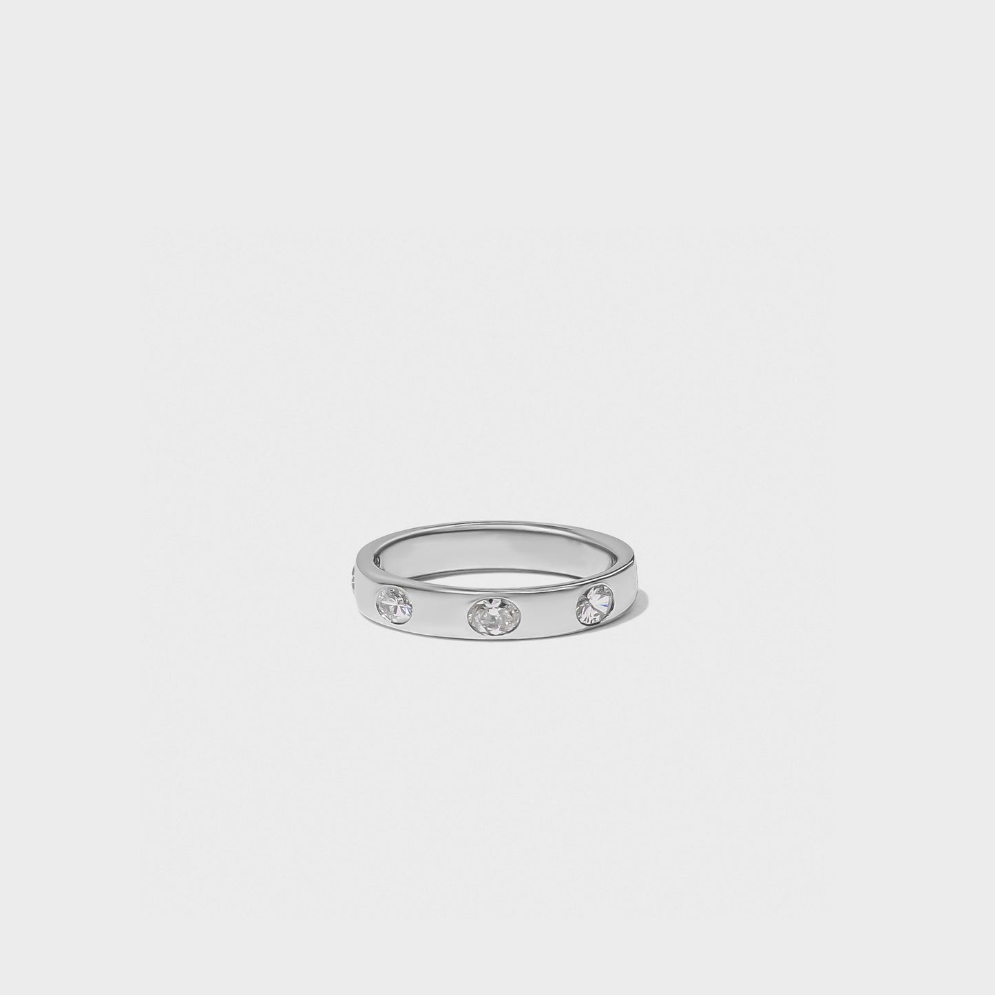 Bold Inlay Oval Diamond Band