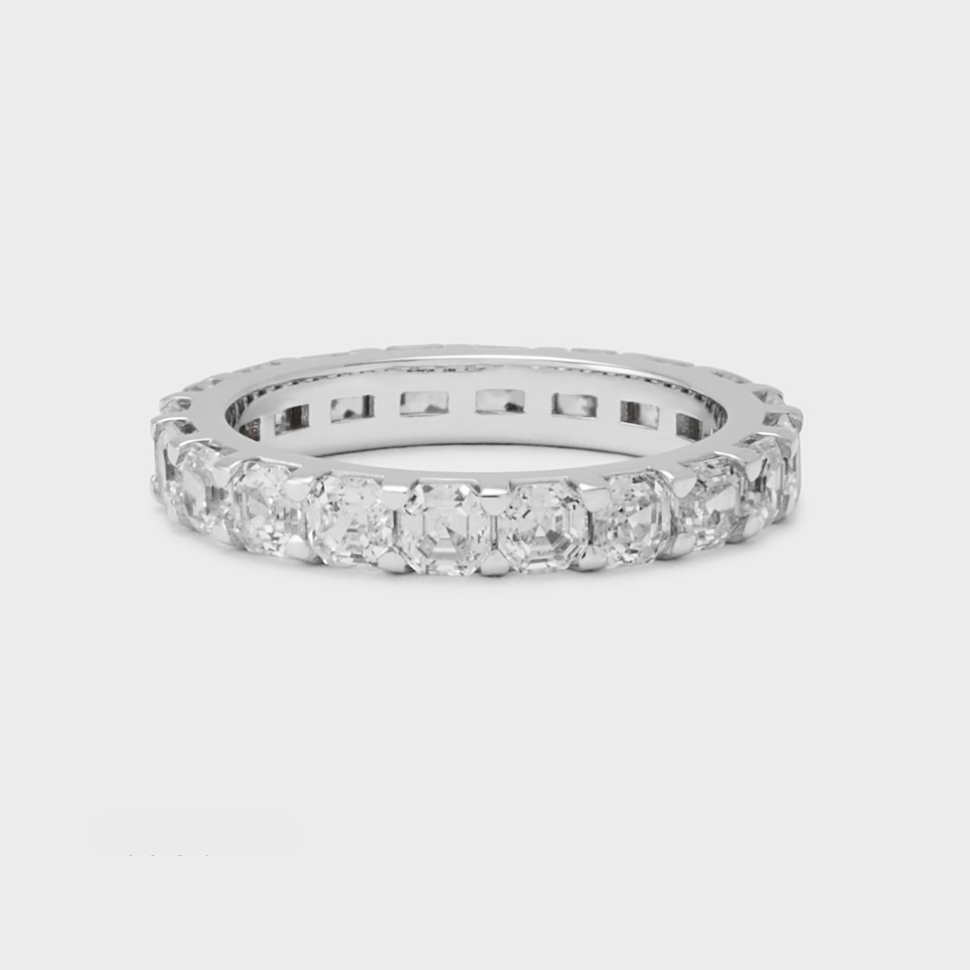Low Luxe Asscher Cut Band