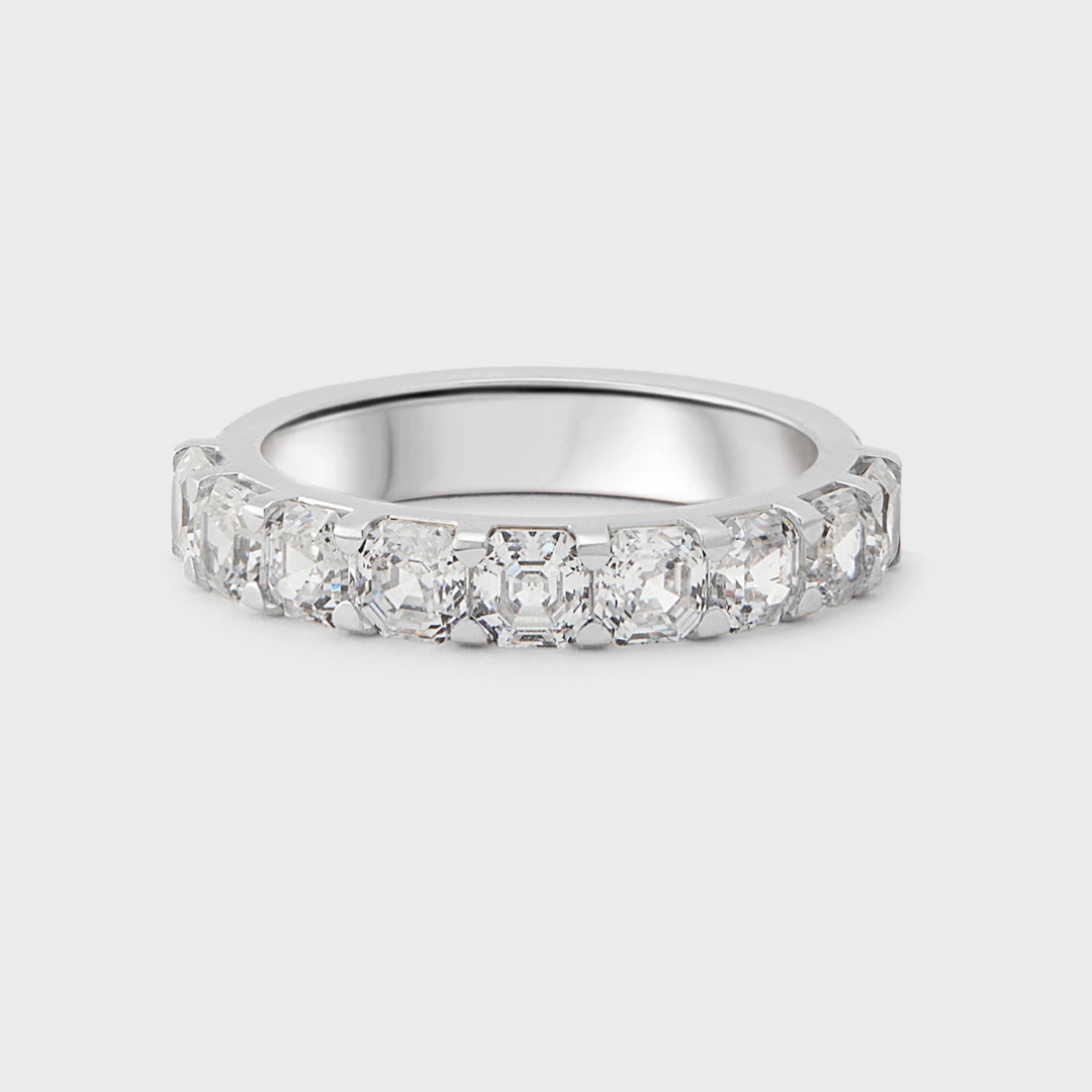 Low Luxe Asscher Cut Band