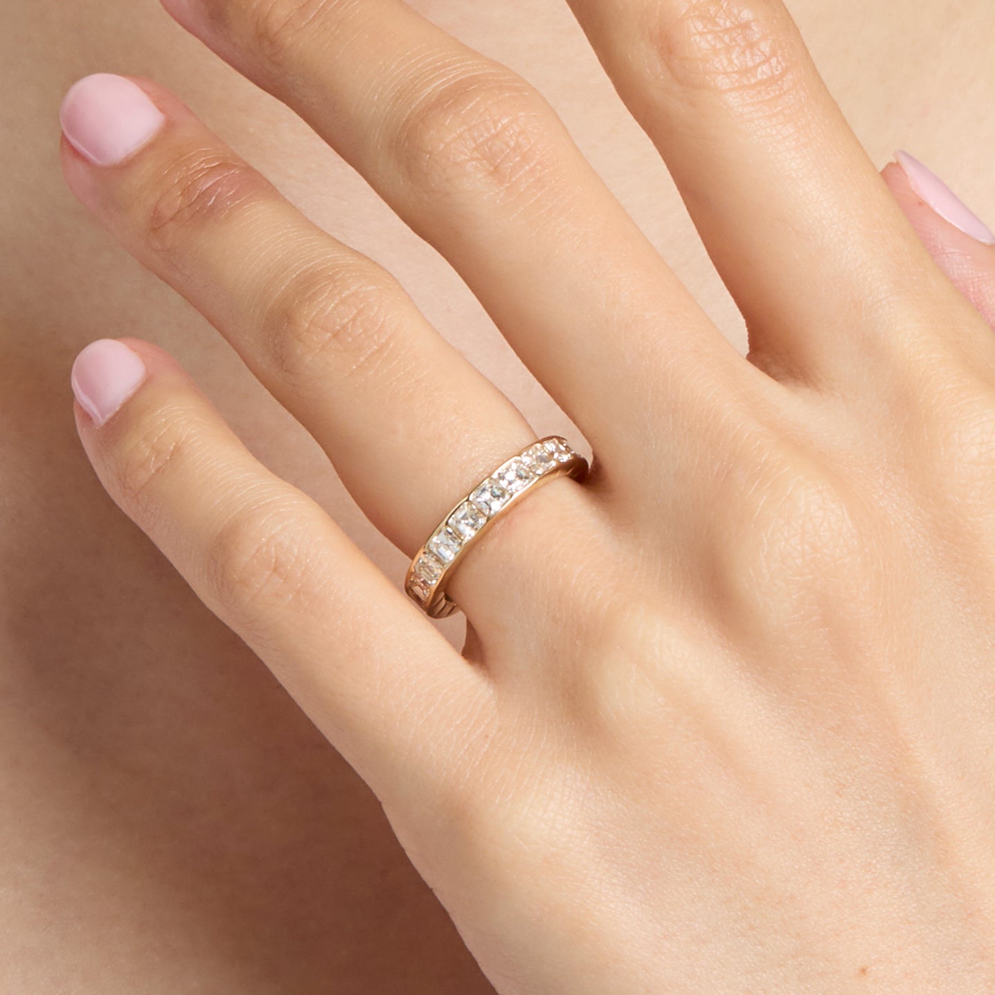 Half Bezel Set Asscher Band